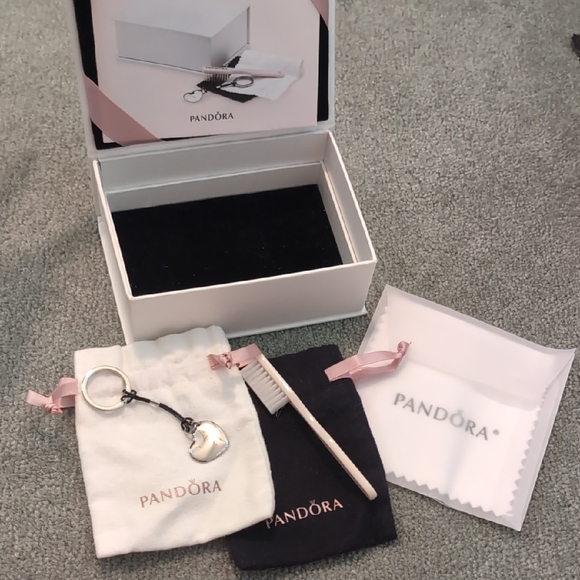 Pandora Jewelry - Pandora Cleaning Kit + Polishing Cloth